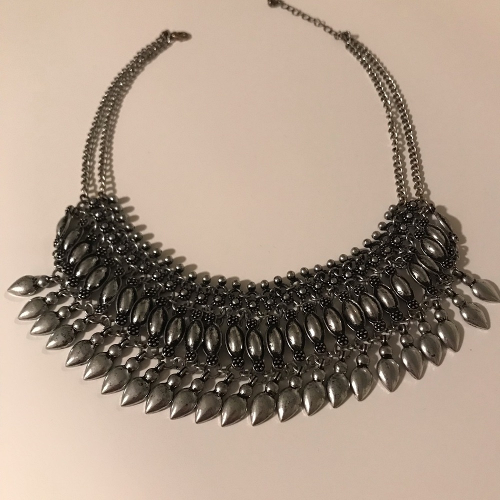 SILVER STATEMENT NECKLACE